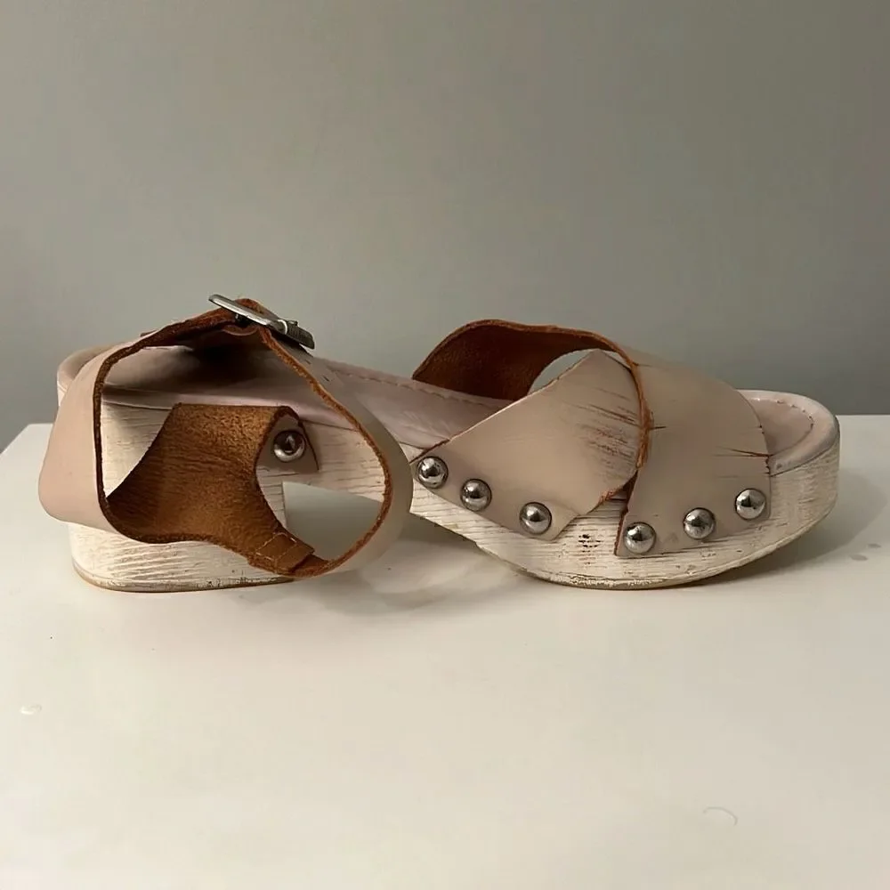 Sandro Rosi Women's Beige Studded Platform Heels Crossover  Sandals Size 39